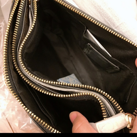 NEW COACH Sig Mia Crossbody - Picture 2 of 14